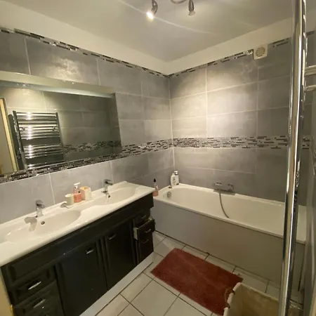 T3 équipé Calme Avec Prairie Et Parking Tolón