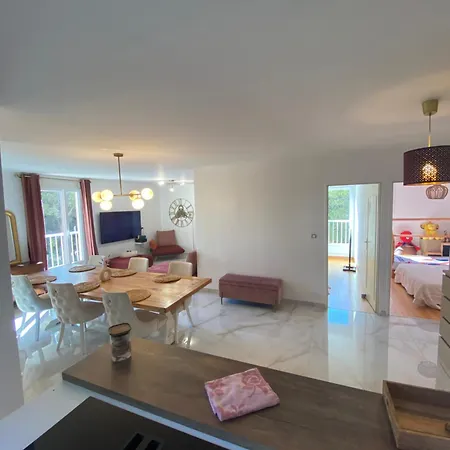 T3 équipé Calme Avec Prairie Et Parking Apartamento Tolón